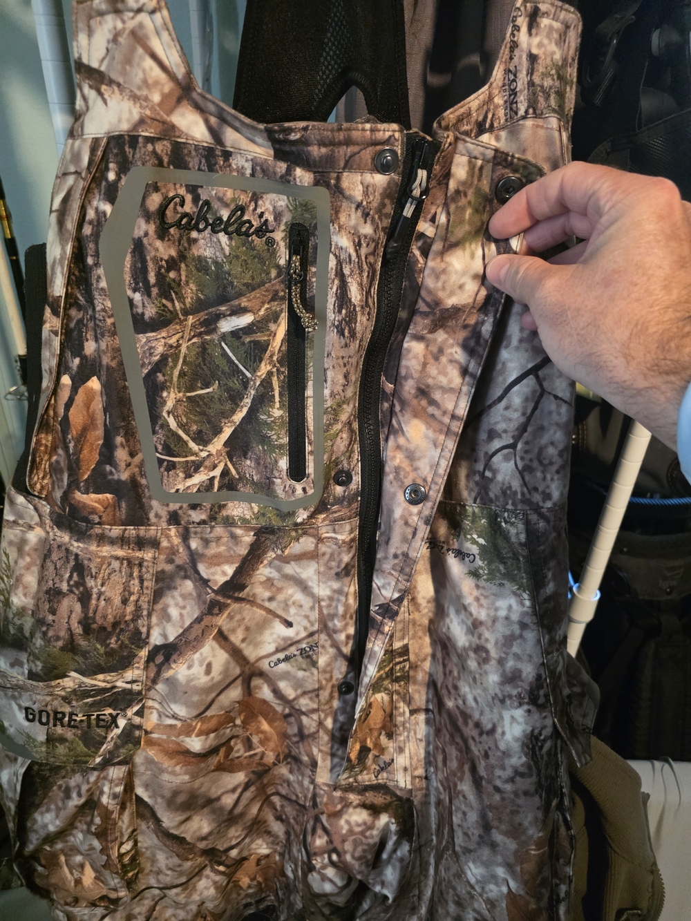 Cabela's Realtree Camo Bib Overalls with Black Suspenders - Picture 4 of 5